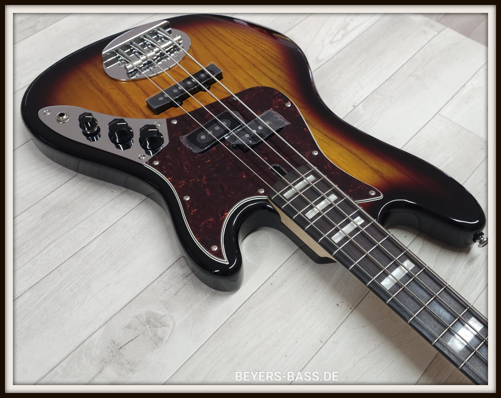 Lakland Skyline Hutch Hutchinson, 3-Tone Sunburst Gloss, Signature